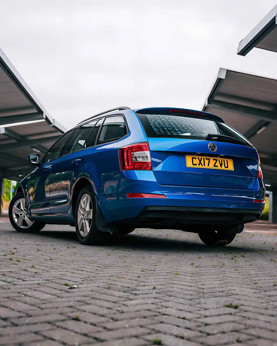 Used 2017 Skoda Octavia Se Race Blue Metallic - Interior and Exterior details 5