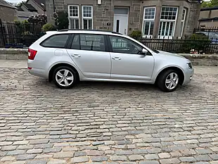 Used 2017 Skoda Octavia Se Silver - Interior and Exterior details 16