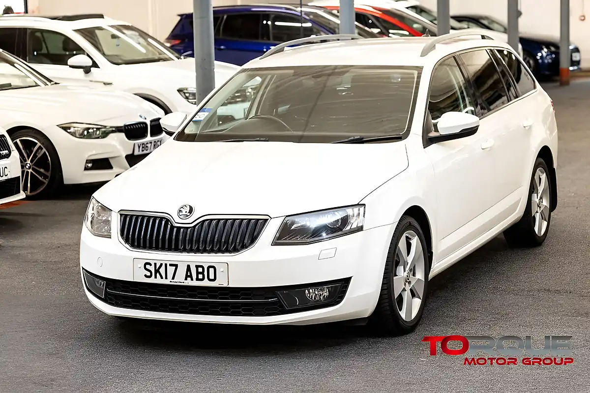 Used 2017 Skoda Octavia Se Sport White - Front View