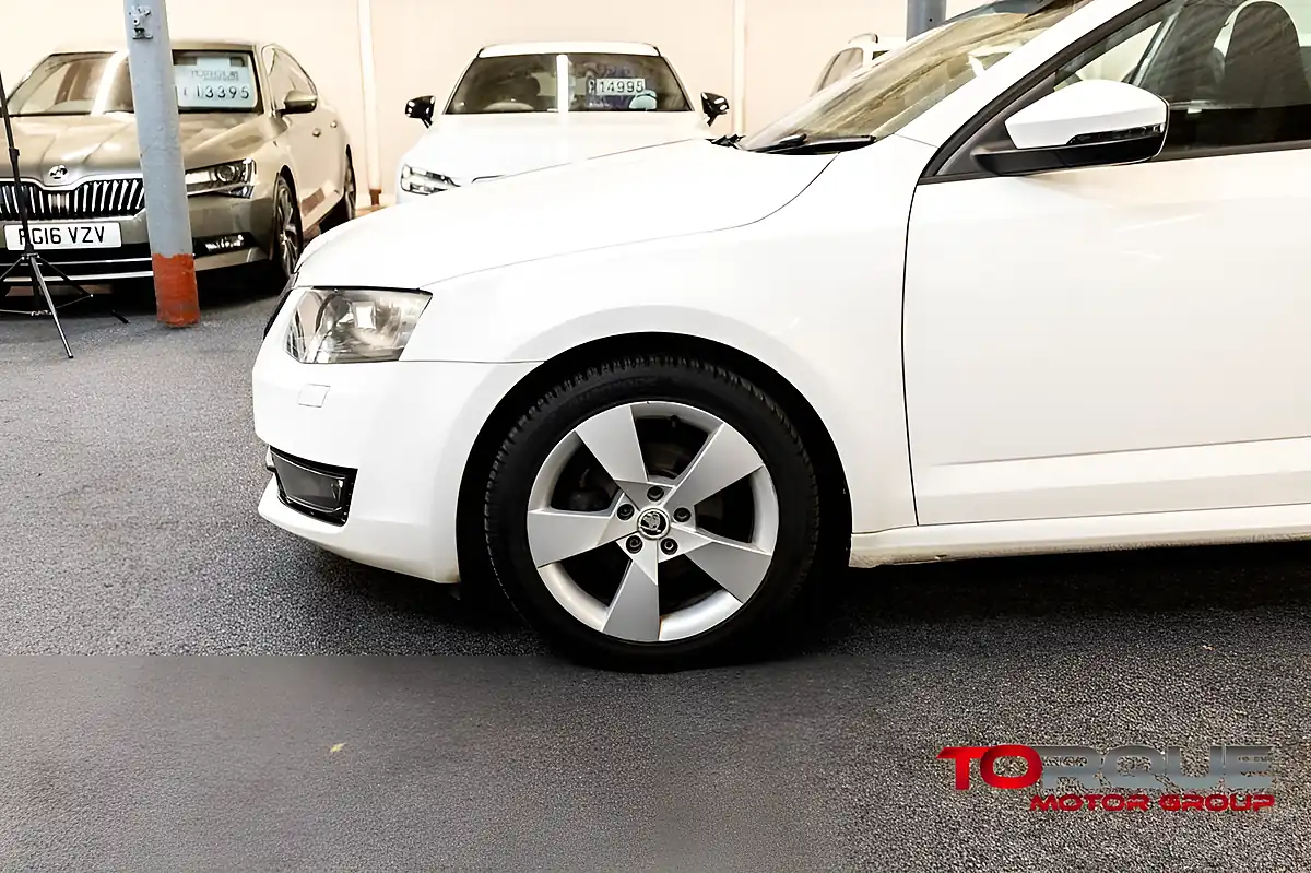 Used 2017 Skoda Octavia Se Sport White - Interior and Exterior details 20