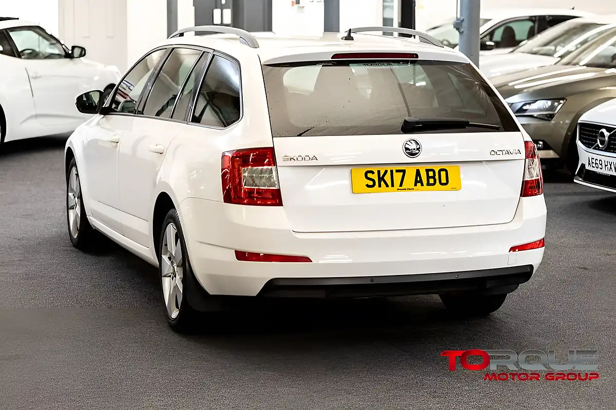 Used 2017 Skoda Octavia Se Sport White - Interior and Exterior details 8