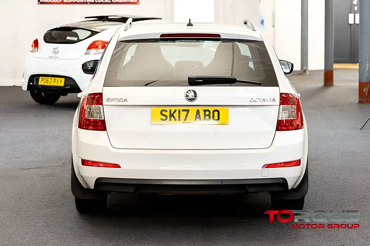 Used 2017 Skoda Octavia Se Sport White - Interior and Exterior details 9