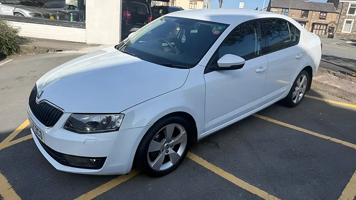 Used 2017 Skoda Octavia Se Sport White - Interior and Exterior details 10