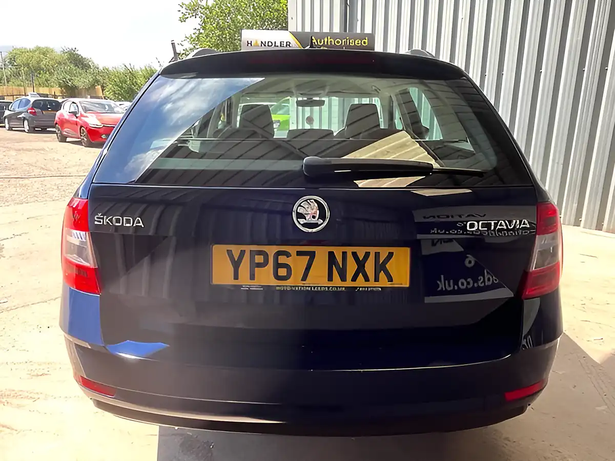 Used 2017 Skoda Octavia Se Technology Blue - Interior and Exterior details 11