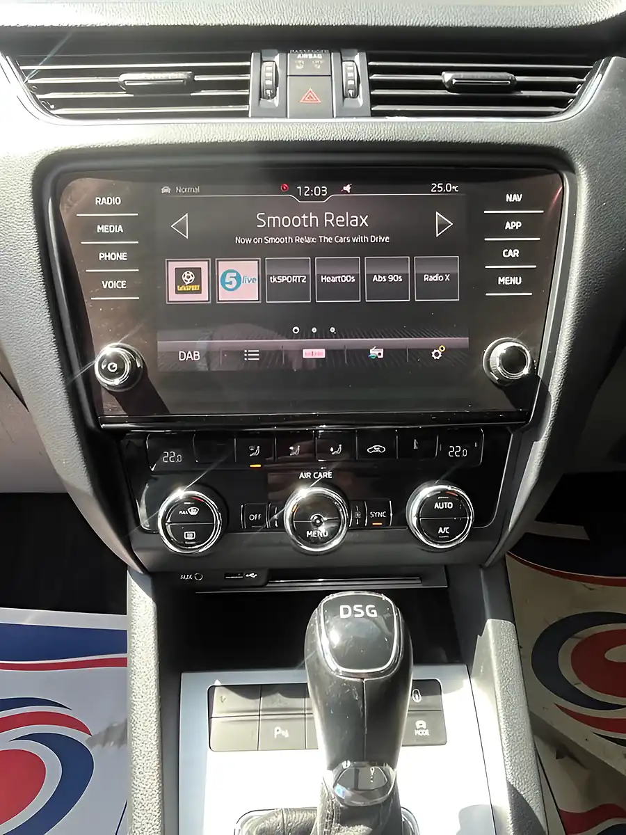 Used 2017 Skoda Octavia Se Technology Blue - Interior and Exterior details 15