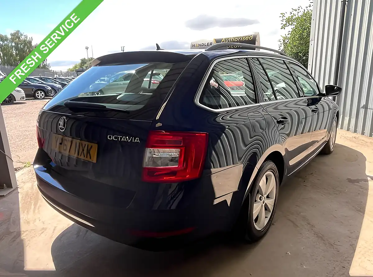 Used 2017 Skoda Octavia Se Technology Blue - Interior and Exterior details 3