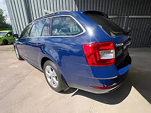 Used 2017 Skoda Octavia Se Technology Blue - Interior and Exterior details 7