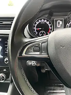 Used 2017 Skoda Octavia Se Technology Silver - Interior and Exterior details 13
