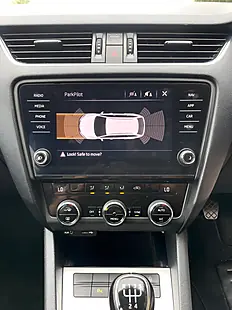 Used 2017 Skoda Octavia Se Technology Silver - Interior and Exterior details 15