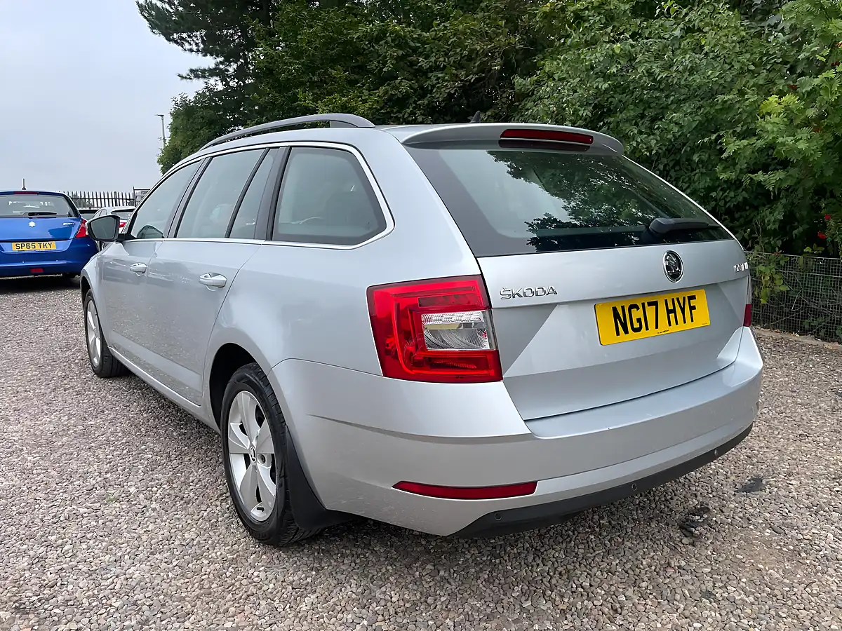 Used 2017 Skoda Octavia Se Technology Silver - Interior and Exterior details 4