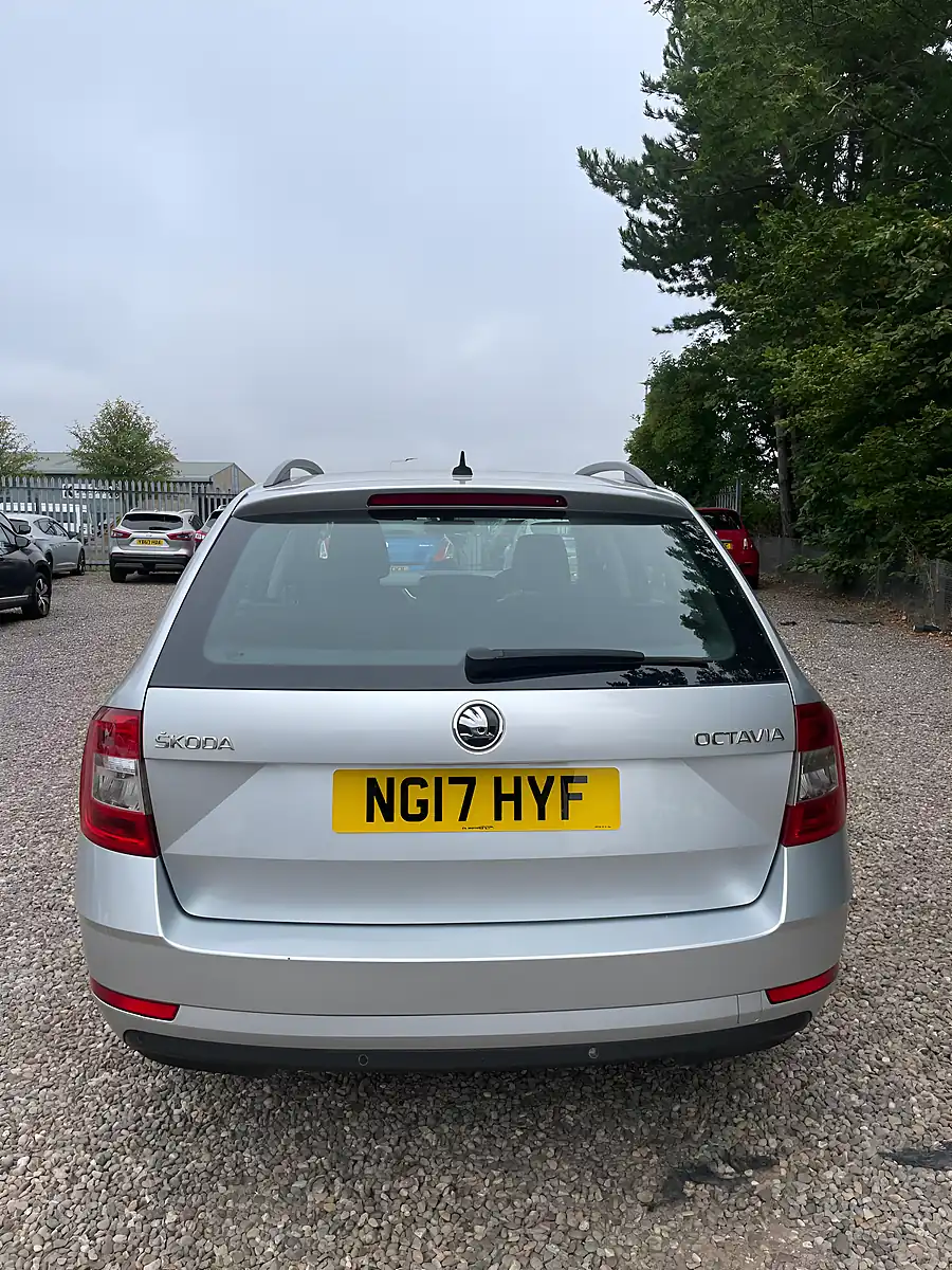 Used 2017 Skoda Octavia Se Technology Silver - Interior and Exterior details 7