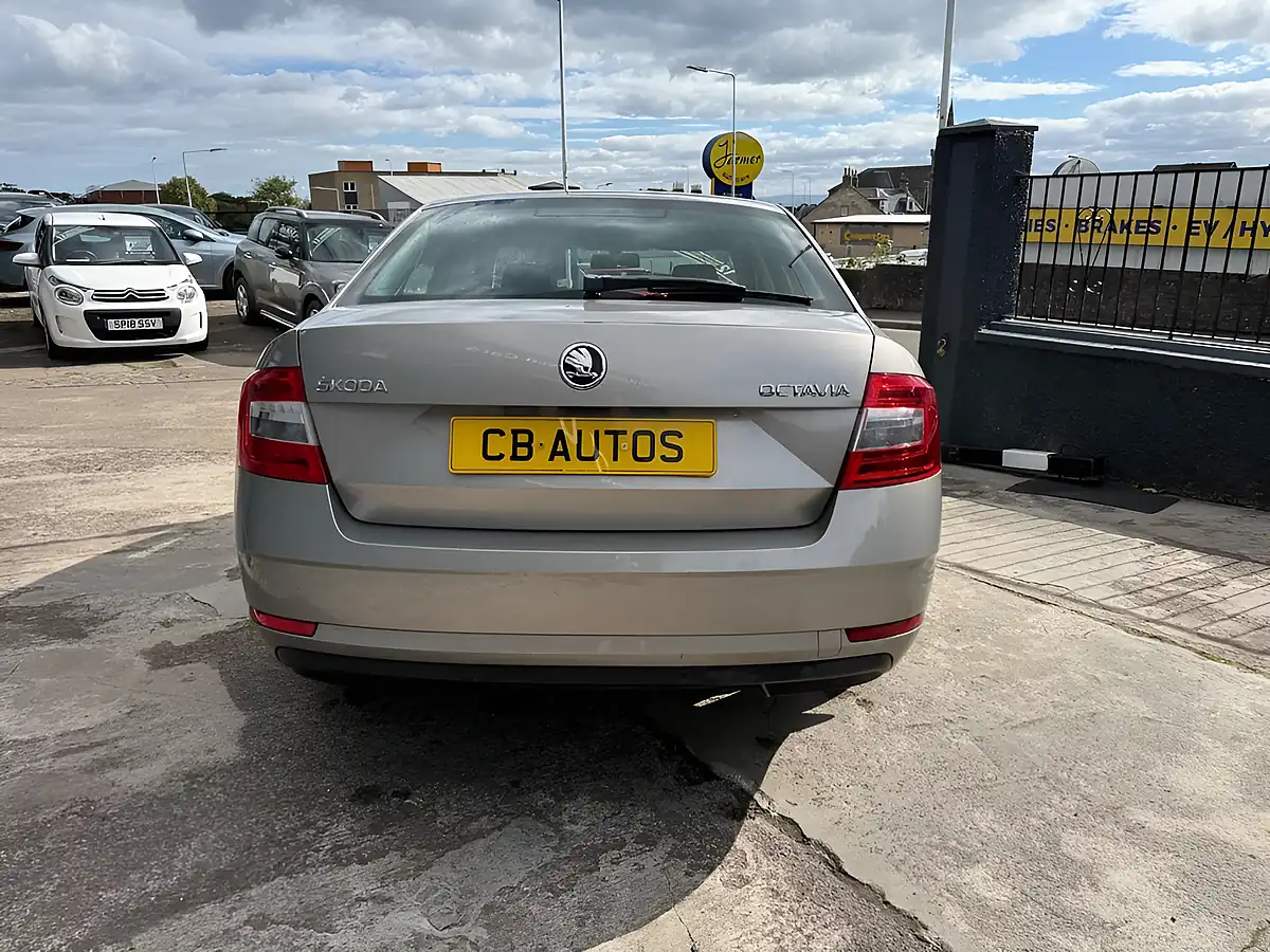 Used 2017 Skoda Octavia Se Titanium - Interior and Exterior details 5