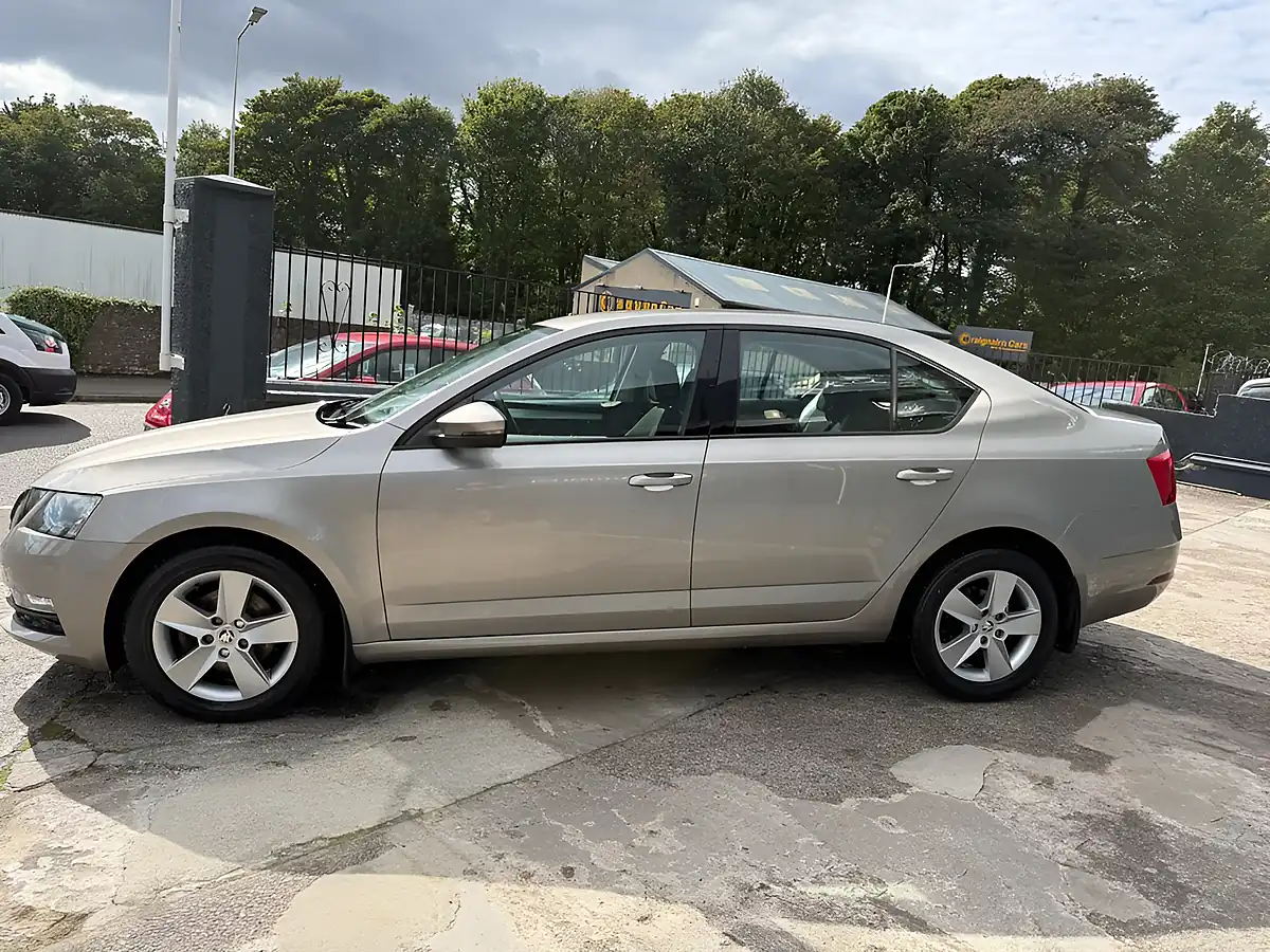Used 2017 Skoda Octavia Se Titanium - Interior and Exterior details 7