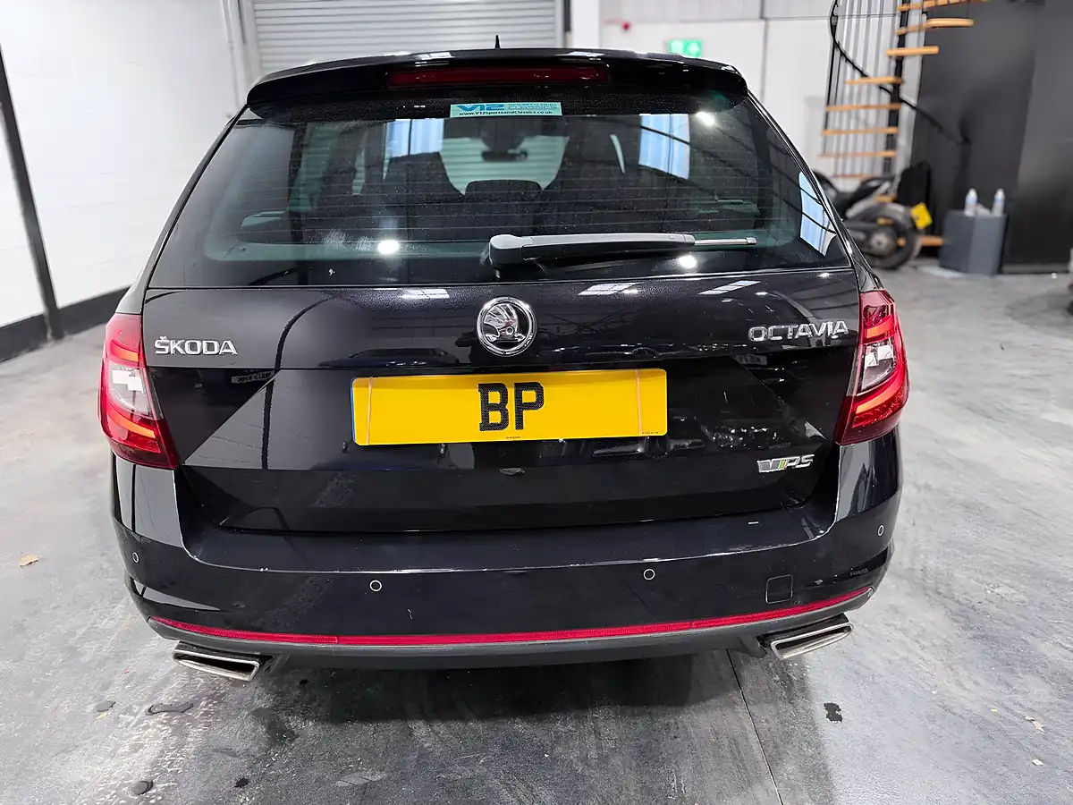 Used 2017 Skoda Octavia VRS Black - Interior and Exterior details 10