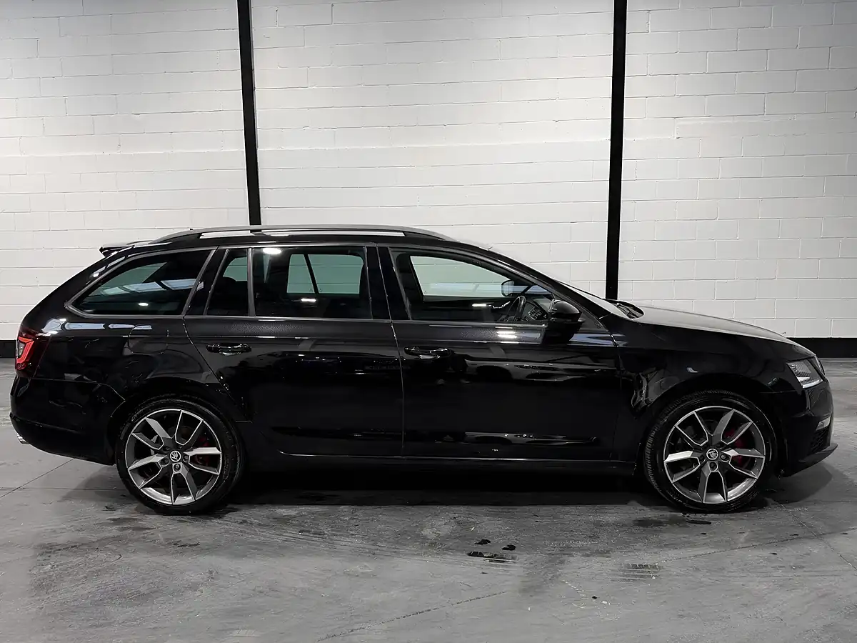 Used 2017 Skoda Octavia VRS Black - Interior and Exterior details 12