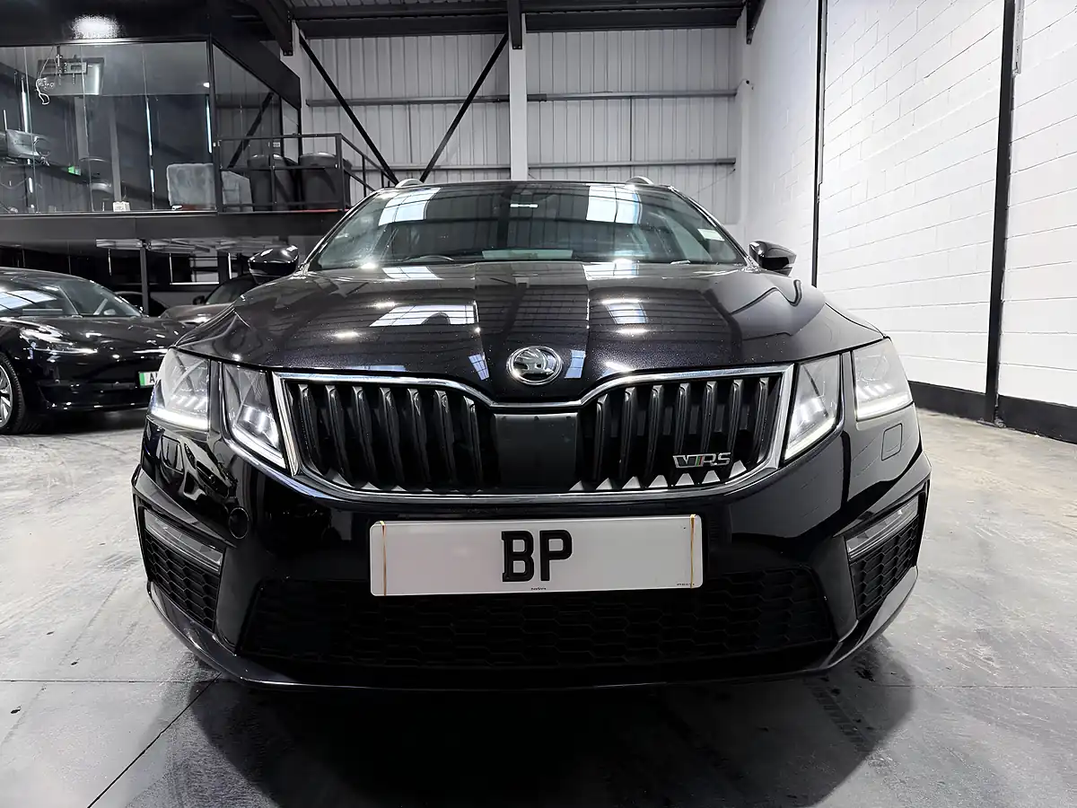 Used 2017 Skoda Octavia VRS Black - Interior and Exterior details 5