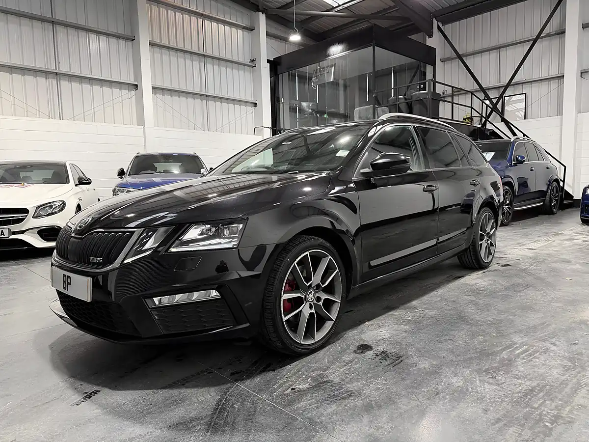 Used 2017 Skoda Octavia VRS Black - Interior and Exterior details 7
