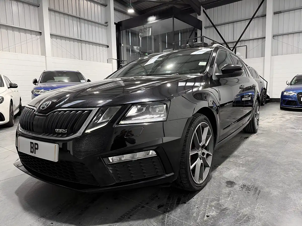 Used 2017 Skoda Octavia VRS Black - Interior and Exterior details 8