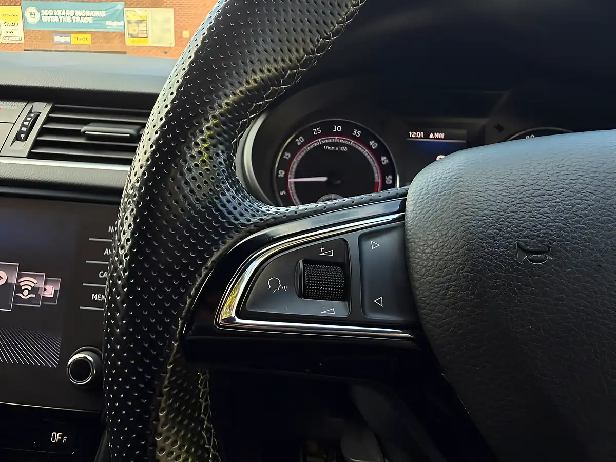 Used 2017 Skoda Octavia VRS Blue - Interior and Exterior details 16