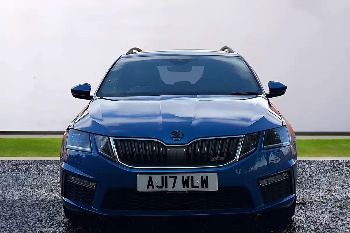 Used 2017 Skoda Octavia VRS Blue - Interior and Exterior details 3