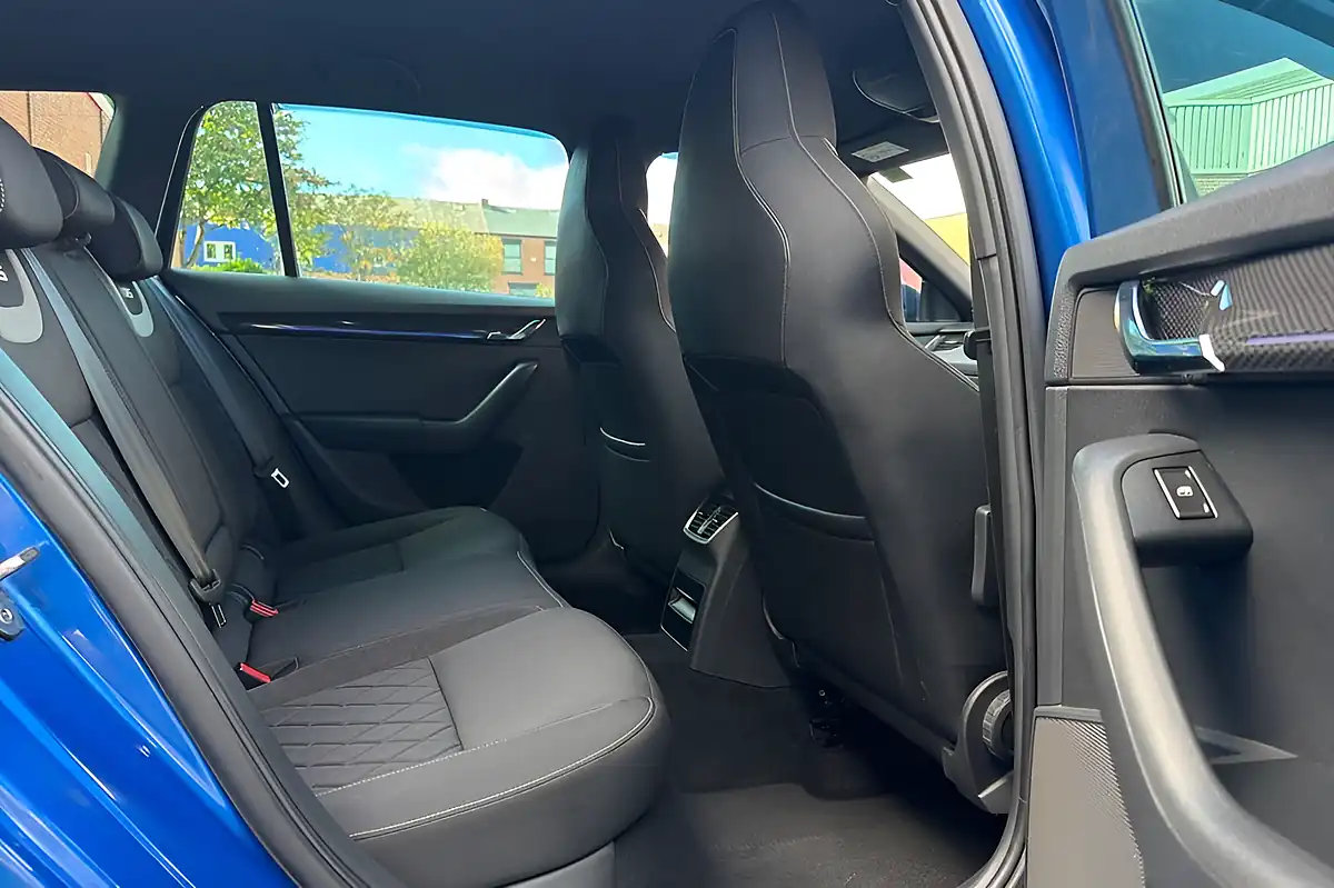 Used 2017 Skoda Octavia VRS Blue - Interior and Exterior details 6