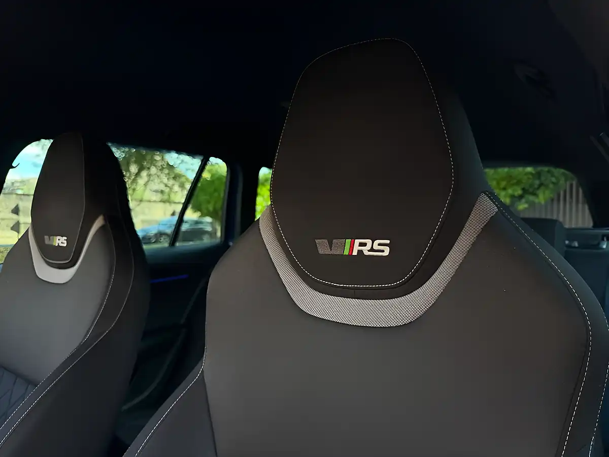 Used 2017 Skoda Octavia VRS Blue - Interior and Exterior details 8