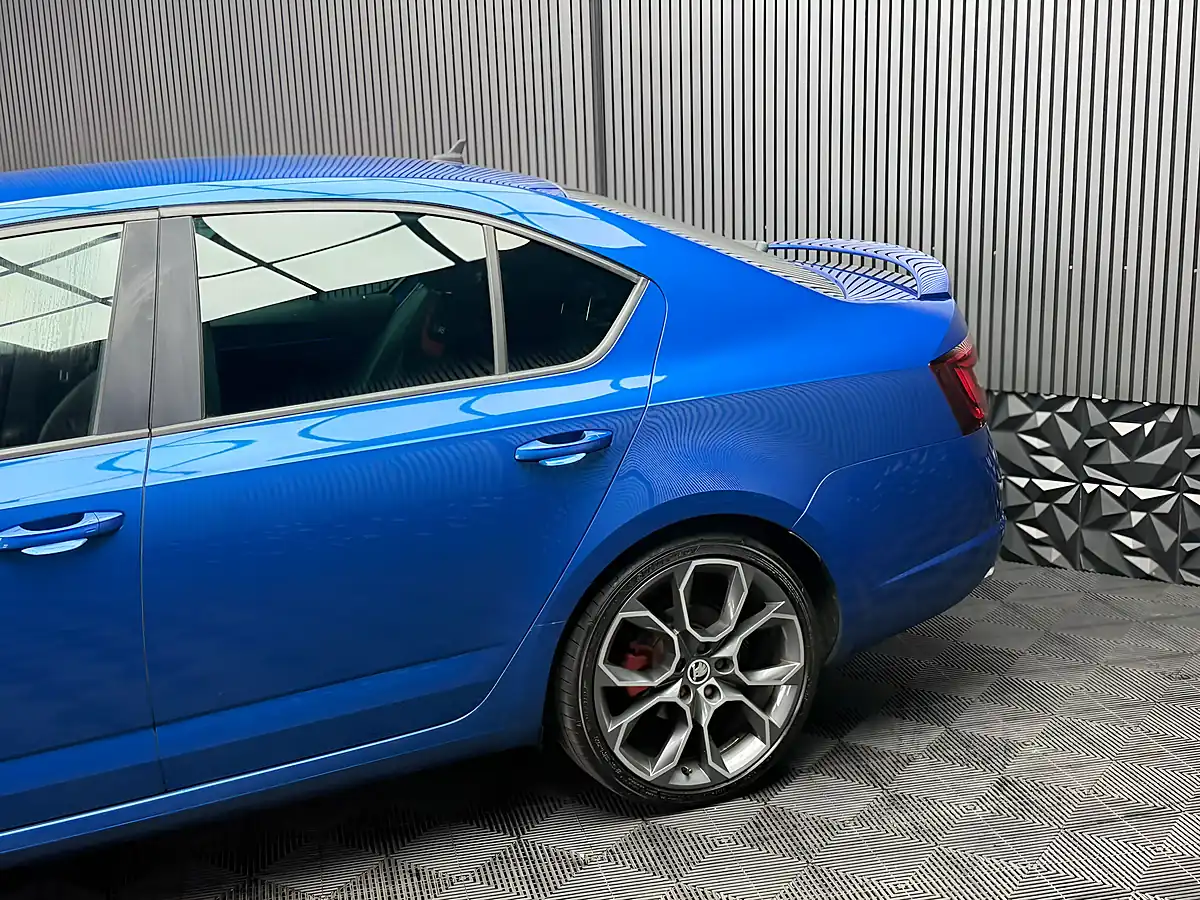 Used 2017 Skoda Octavia VRS Blue - Interior and Exterior details 13