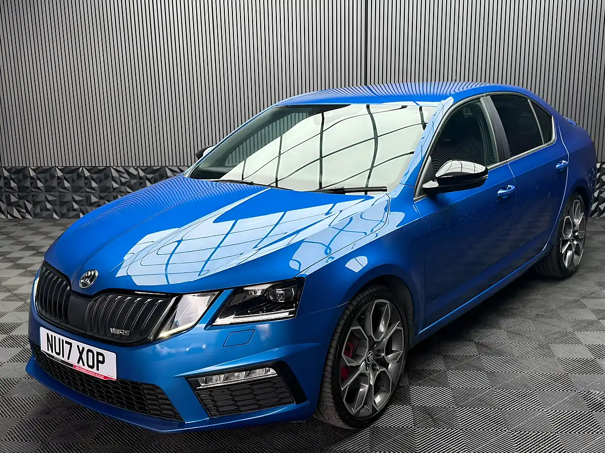 Used 2017 Skoda Octavia VRS Blue - Interior and Exterior details 9