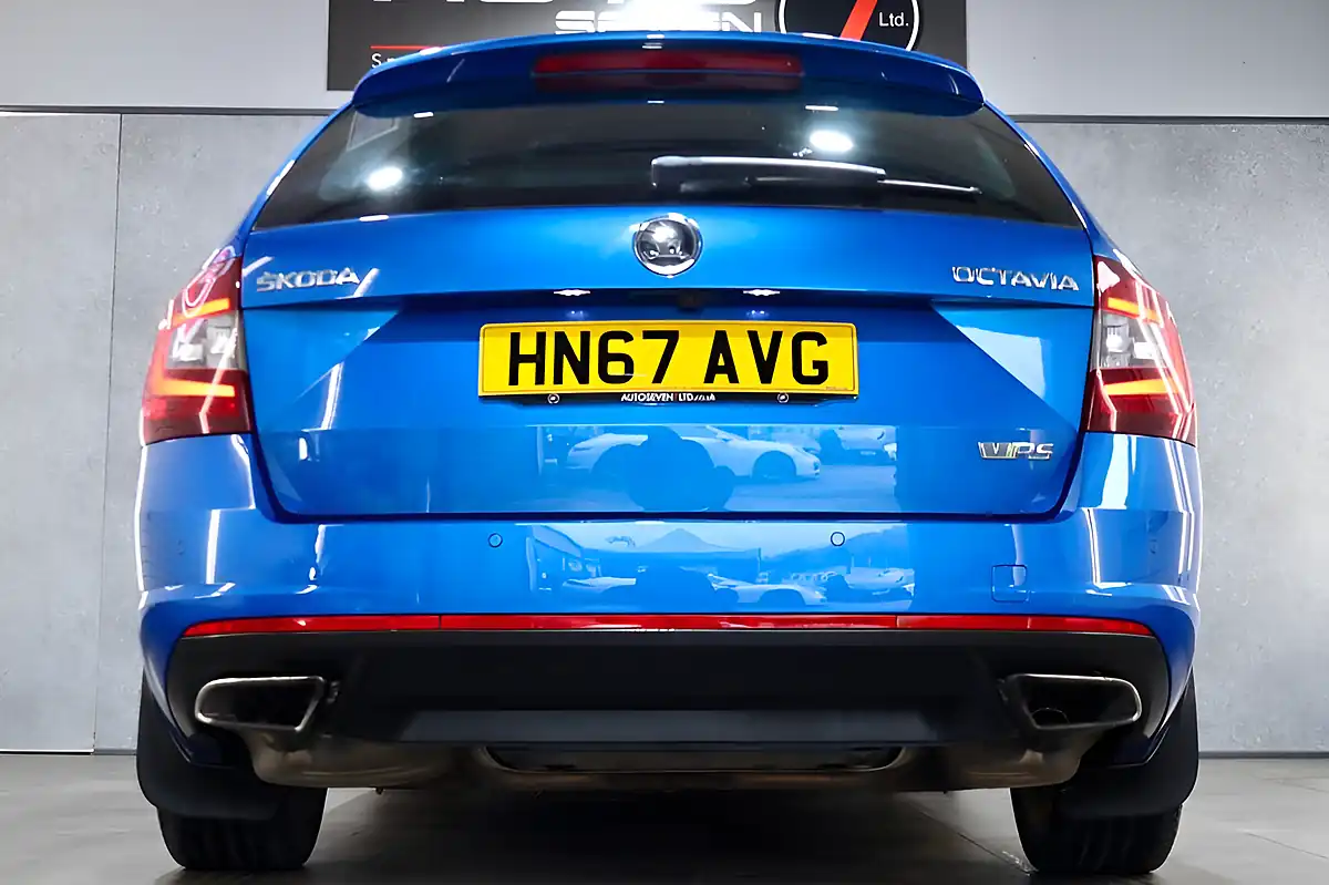 Used 2017 Skoda Octavia VRS Blue - Interior and Exterior details 17