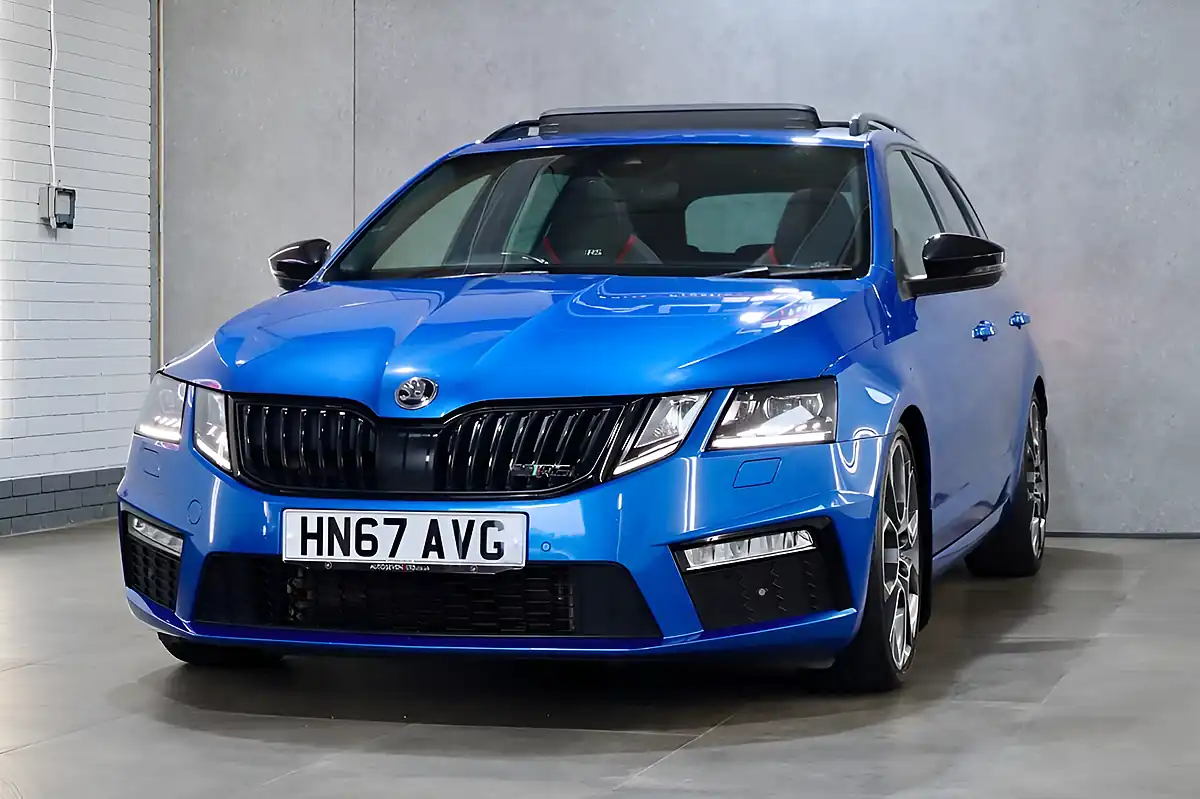 Used 2017 Skoda Octavia VRS Blue - Interior and Exterior details 19