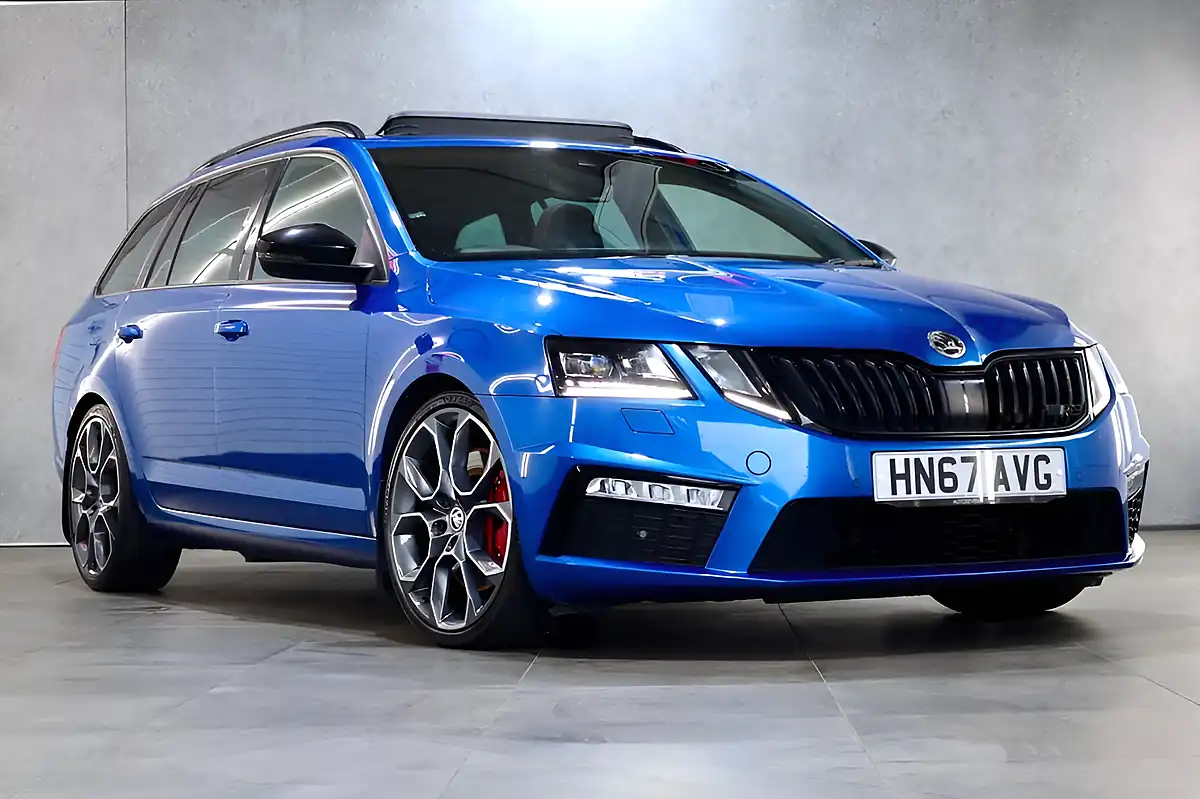 Used 2017 Skoda Octavia VRS Blue - Interior and Exterior details 4