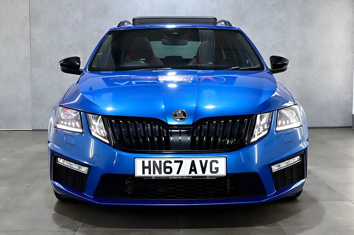 Used 2017 Skoda Octavia VRS Blue - Interior and Exterior details 6
