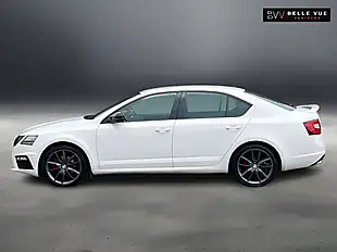 Used 2017 Skoda Octavia VRS Candy White - Interior and Exterior details 10