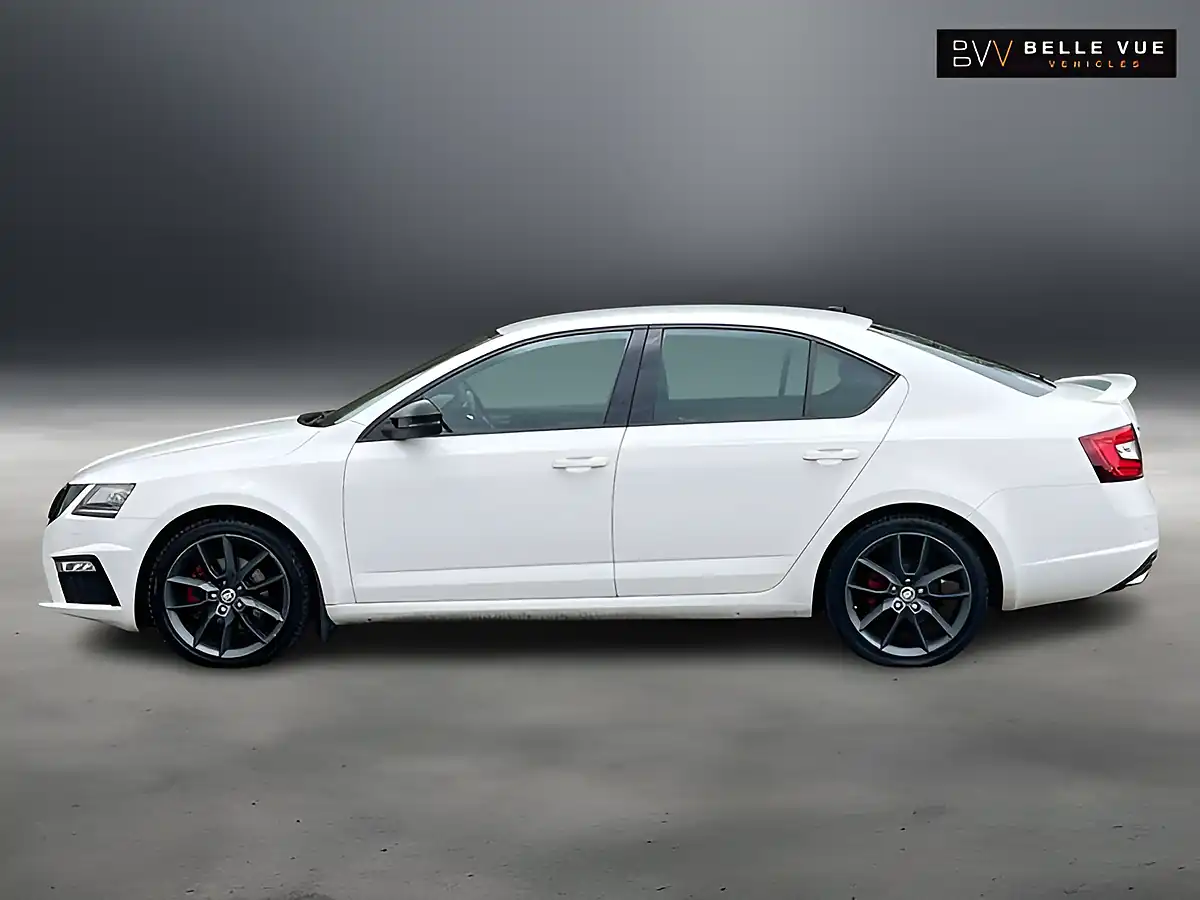 Used 2017 Skoda Octavia VRS Candy White - Interior and Exterior details 10