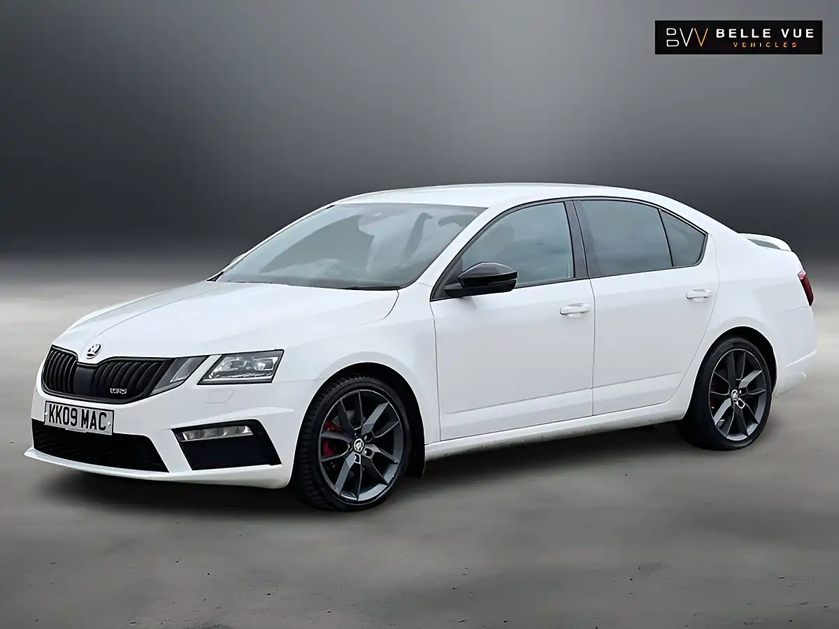 Used 2017 Skoda Octavia VRS Candy White - Interior and Exterior details 11