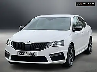 Used 2017 Skoda Octavia VRS Candy White - Interior and Exterior details 12