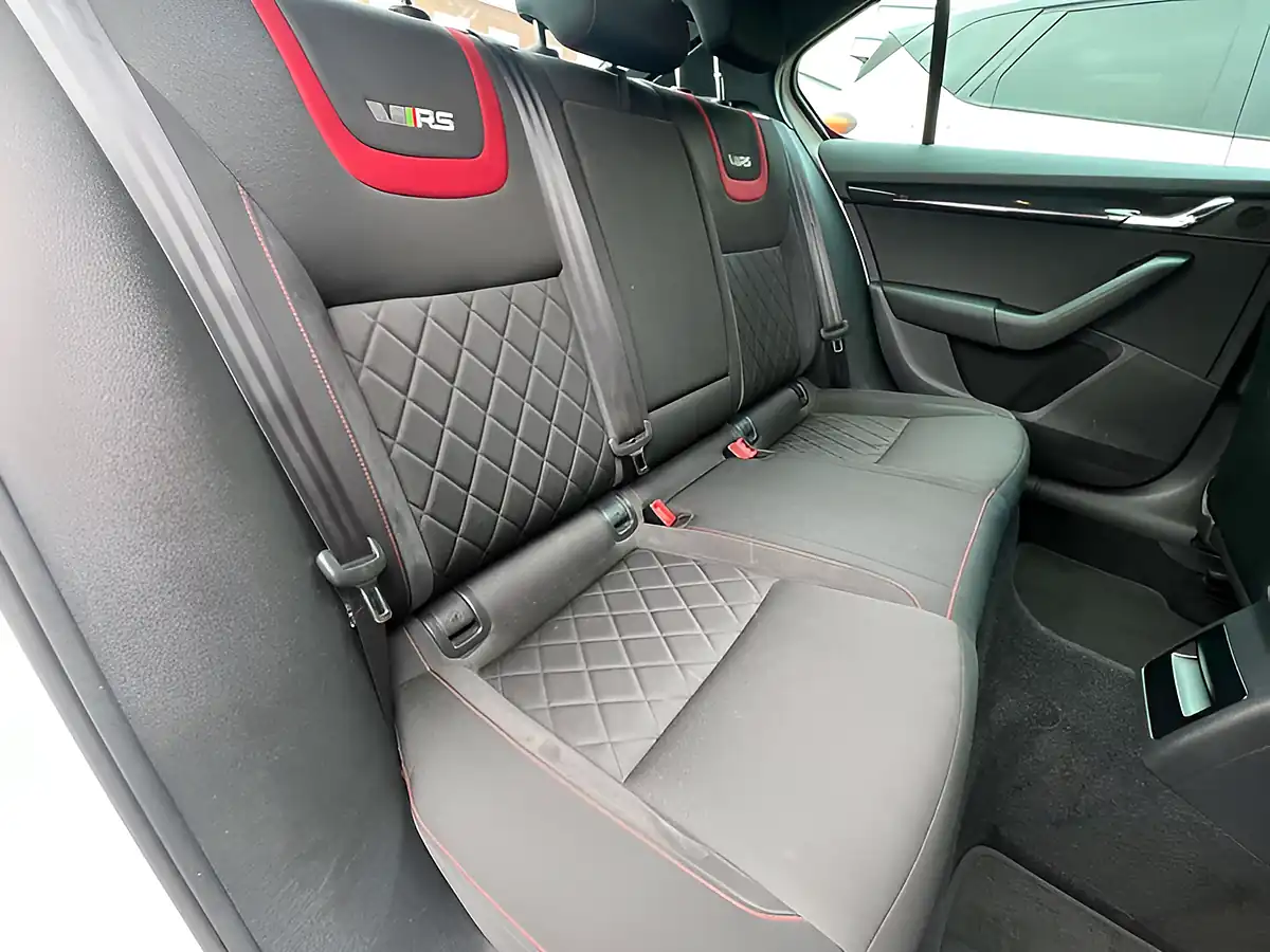 Used 2017 Skoda Octavia VRS Candy White - Interior and Exterior details 17