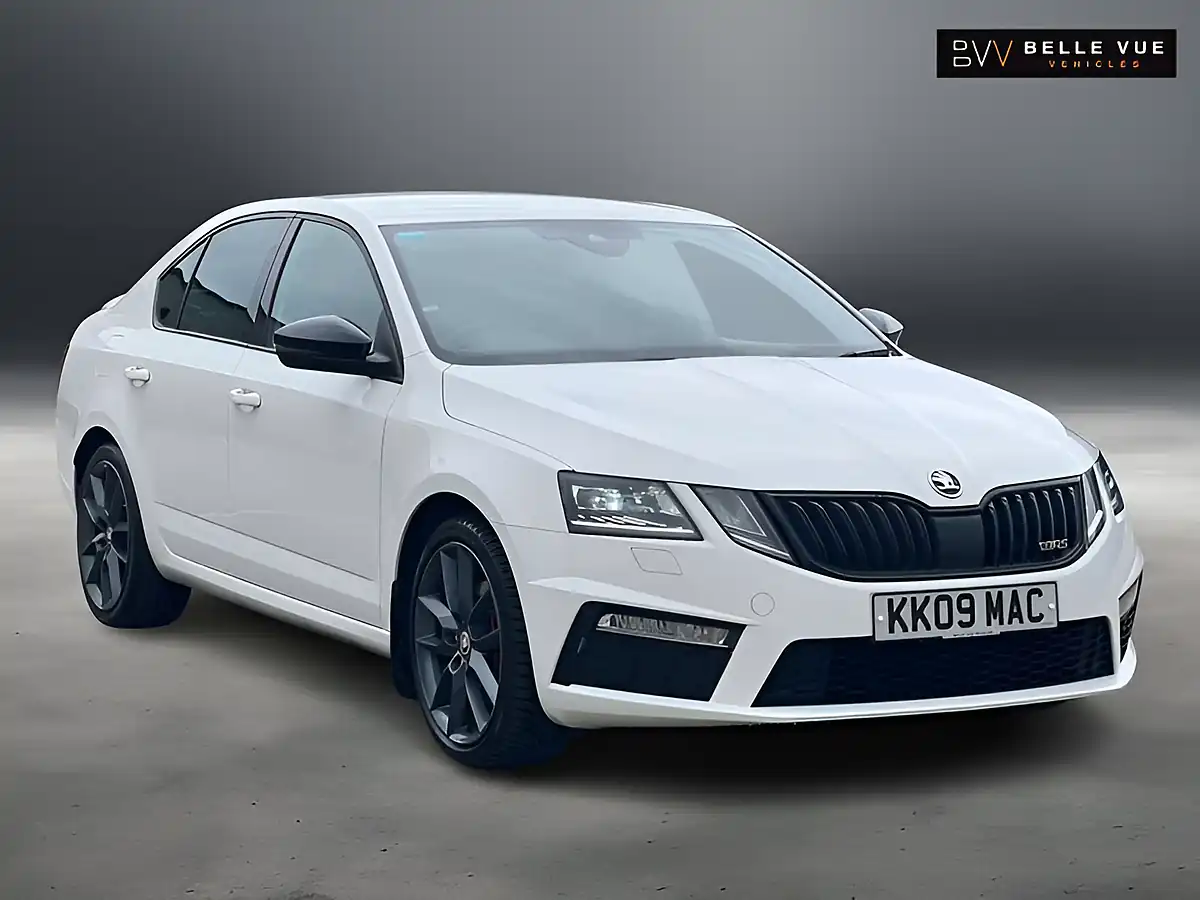 Used 2017 Skoda Octavia VRS Candy White - Interior and Exterior details 2