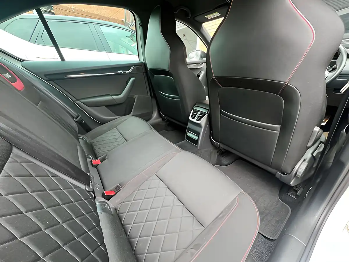 Used 2017 Skoda Octavia VRS Candy White - Interior and Exterior details 20