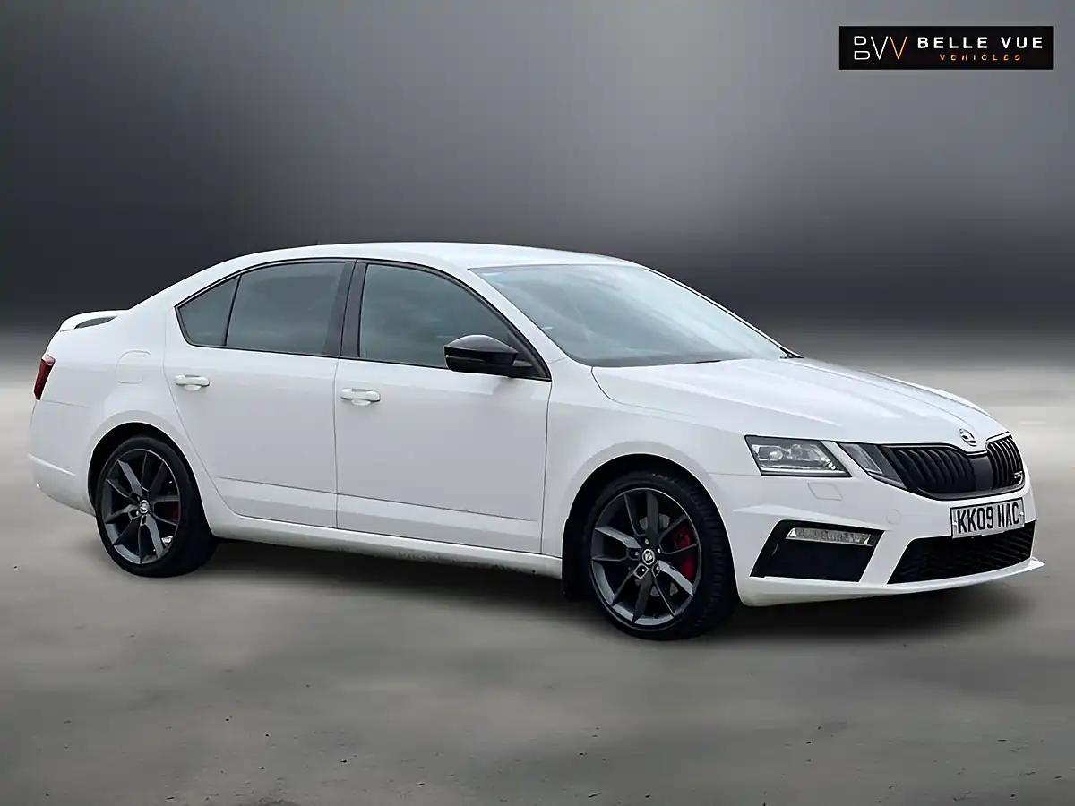 Used 2017 Skoda Octavia VRS Candy White - Interior and Exterior details 3