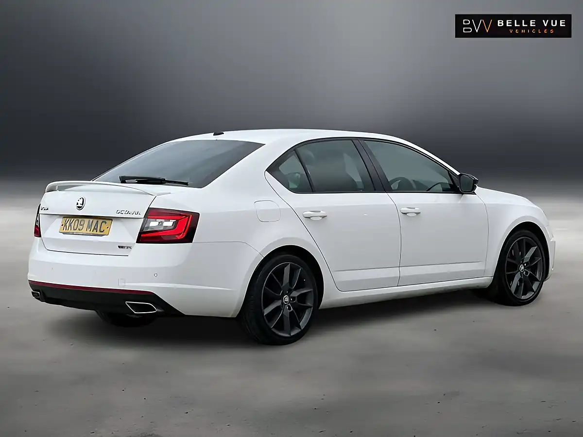 Used 2017 Skoda Octavia VRS Candy White - Interior and Exterior details 5