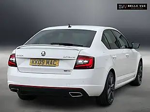 Used 2017 Skoda Octavia VRS Candy White - Interior and Exterior details 6
