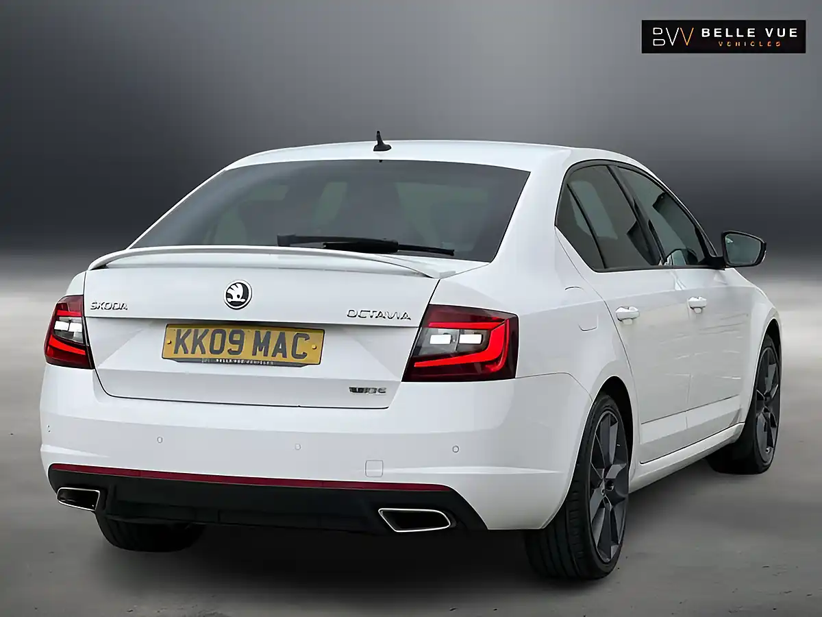Used 2017 Skoda Octavia VRS Candy White - Interior and Exterior details 6