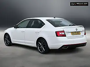 Used 2017 Skoda Octavia VRS Candy White - Interior and Exterior details 9
