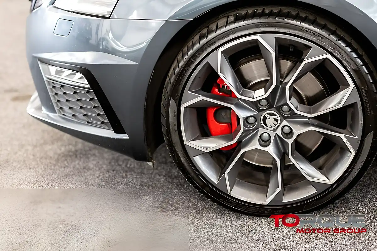 Used 2017 Skoda Octavia VRS Grey - Interior and Exterior details 7