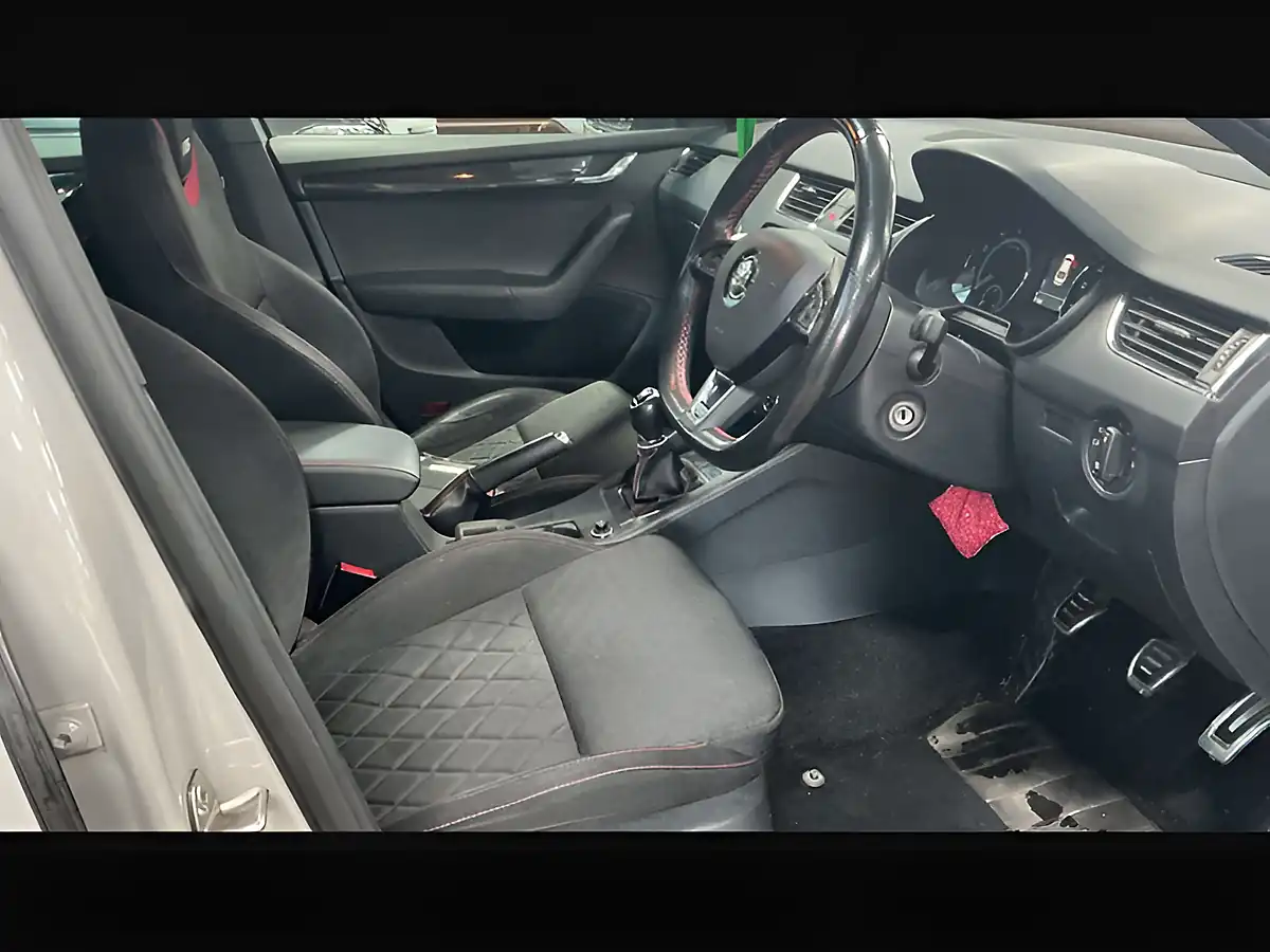 Used 2017 Skoda Octavia VRS Quartz Grey - Interior and Exterior details 11