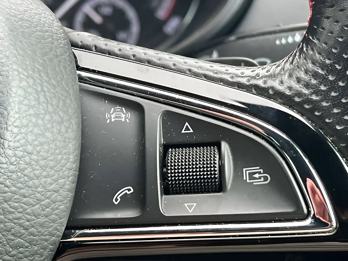 Used 2017 Skoda Octavia VRS Rallye Green - Interior and Exterior details 14