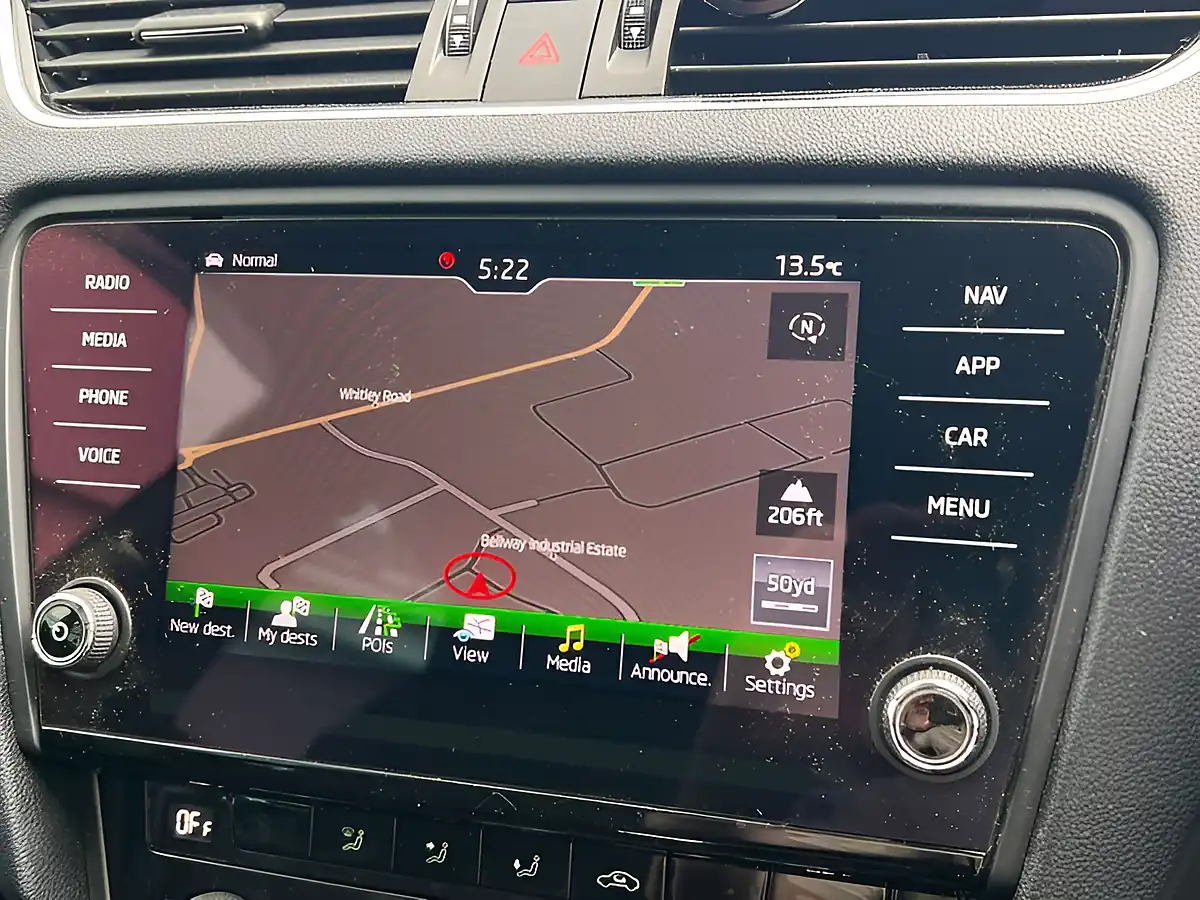Used 2017 Skoda Octavia VRS Rallye Green - Interior and Exterior details 9