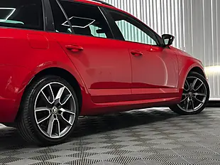 Used 2017 Skoda Octavia VRS Red - Interior and Exterior details 11