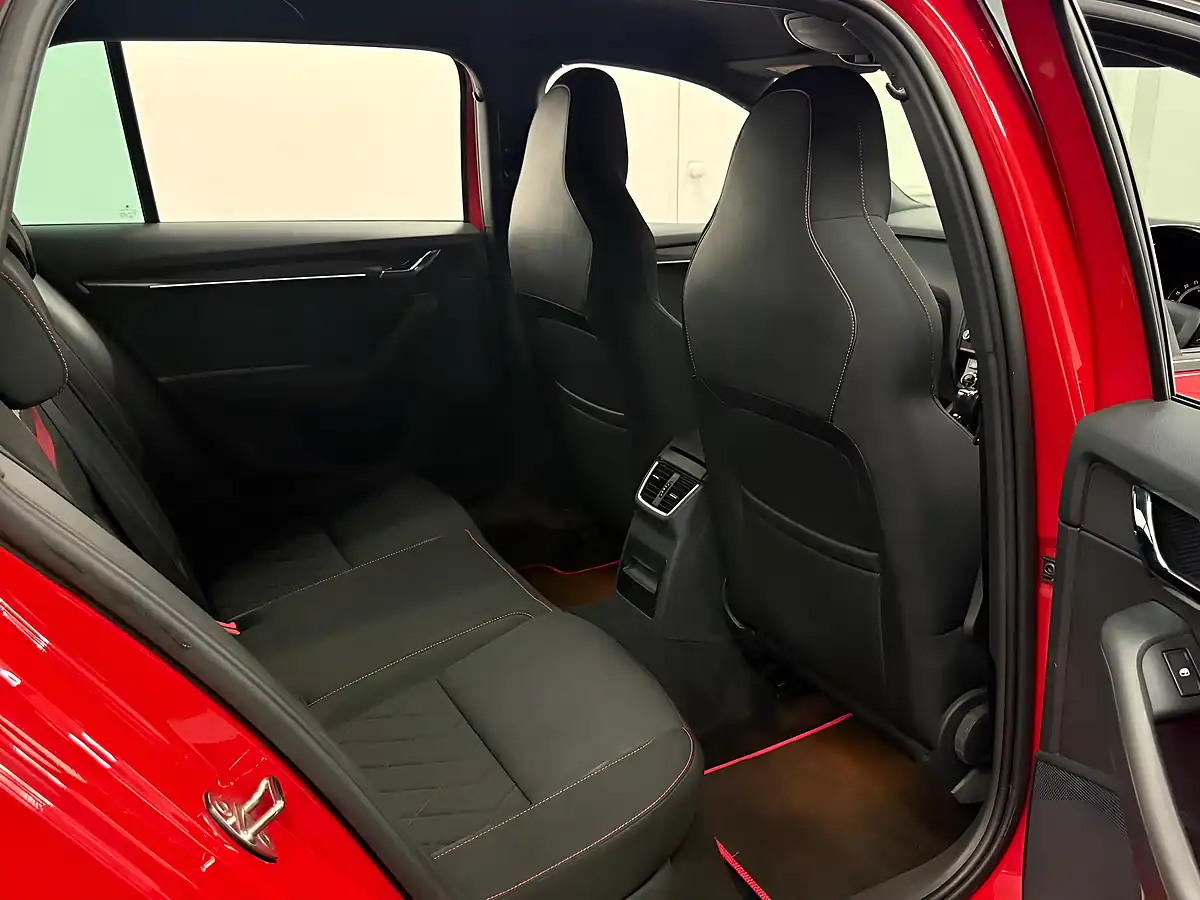Used 2017 Skoda Octavia VRS Red - Interior and Exterior details 12